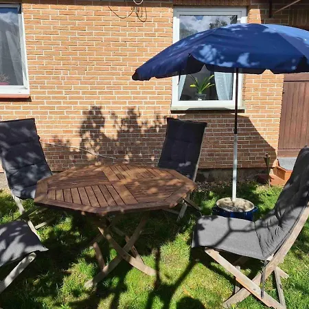 بيت للعطل Urlaub Auf Dem Bauernhof Mit Garten Und Terrasse Im Gruenen *